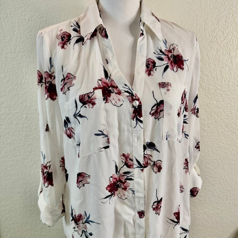 BCX White rose accent long sleeve button up blouse